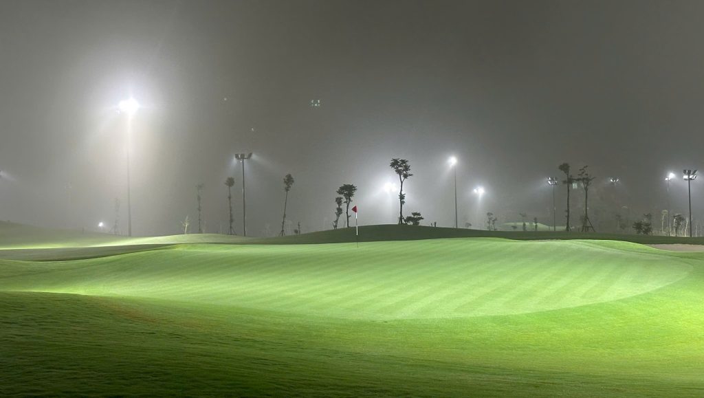 mach-1-ultradwarf-bermuda-greens-montana-golf-north-vietnam-atlas-turf-international.5